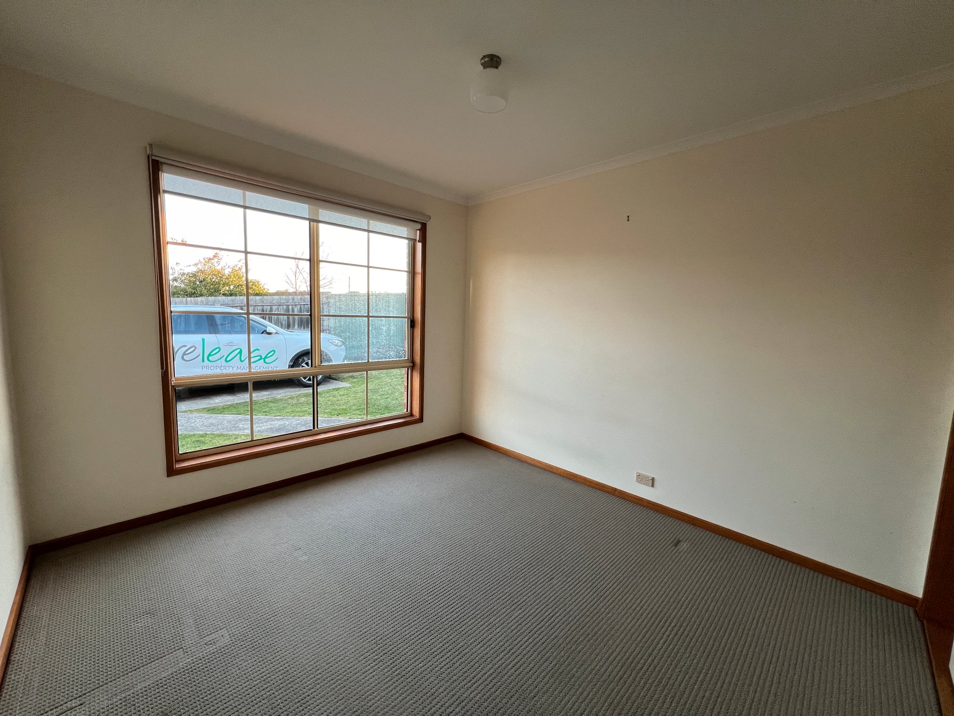 2/5 Arbour Grove, Belmont image 5