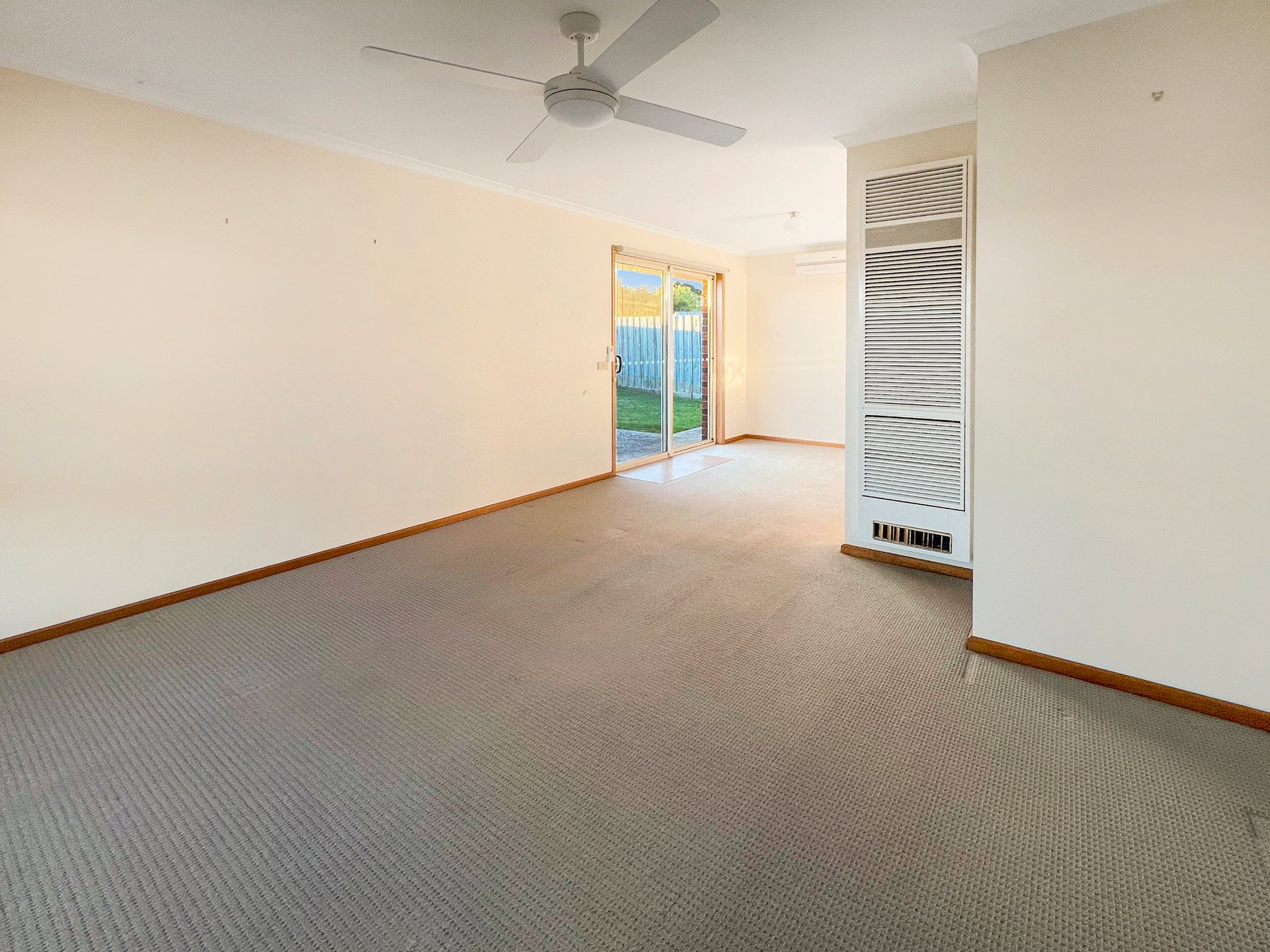 2/5 Arbour Grove, Belmont image 4