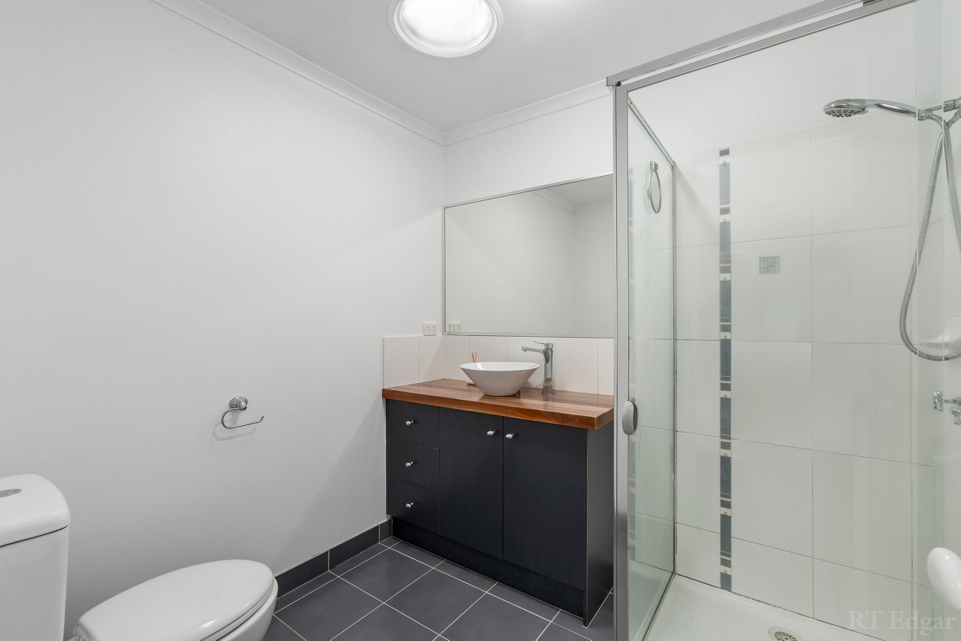 Property Gallery Thumbnail 9