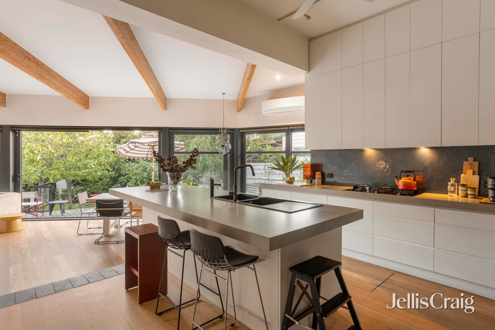 25 Avoca Avenue, Elwood image 7