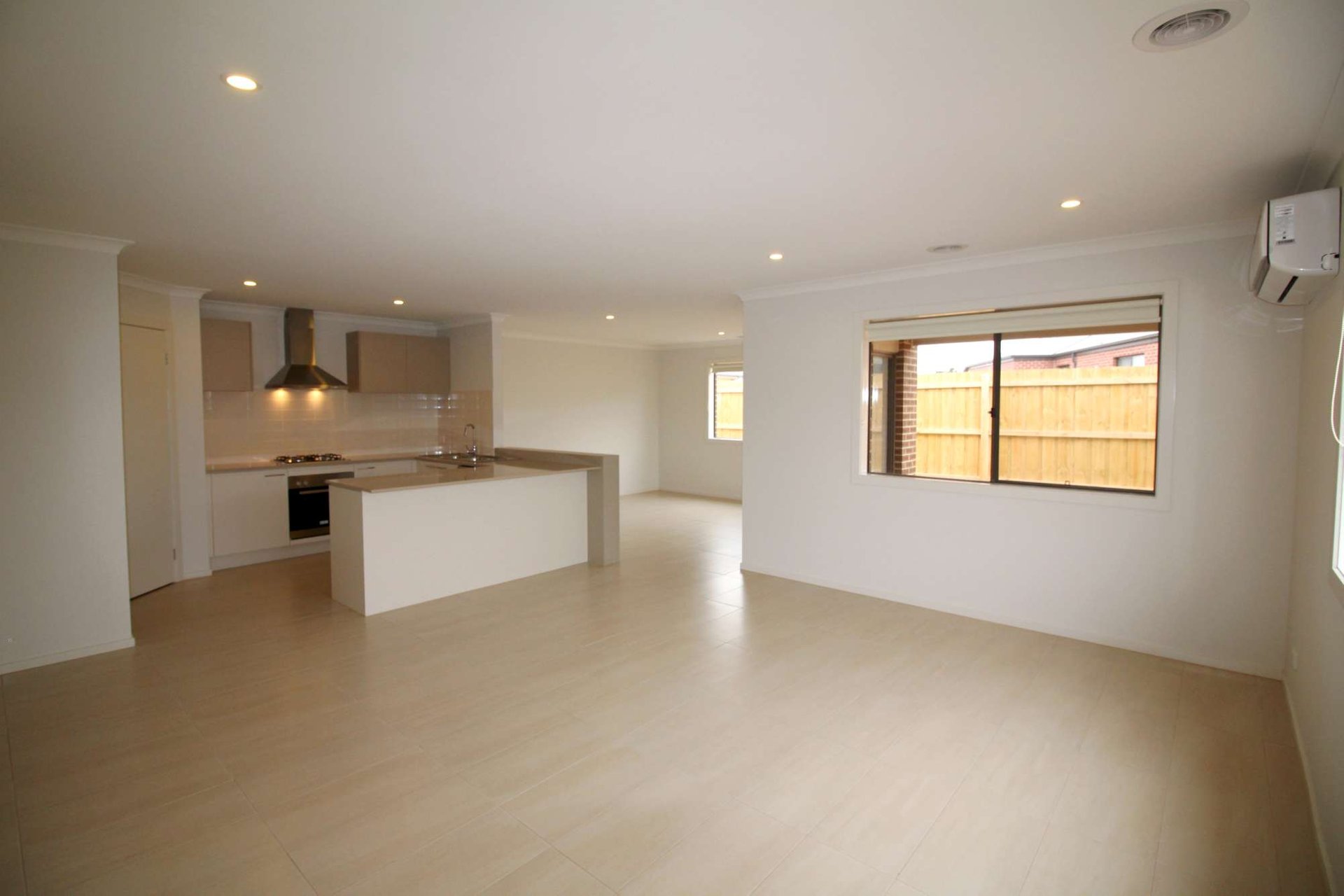 25 Badminton Court, Marshall image 3