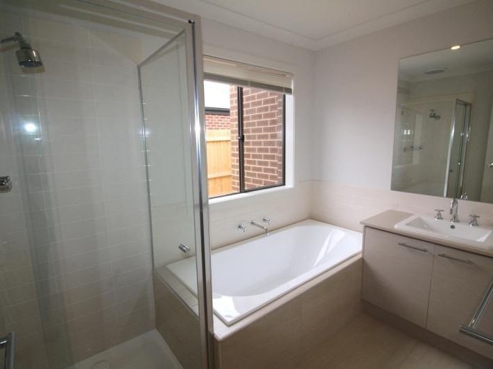 25 Badminton Court, Marshall image 8