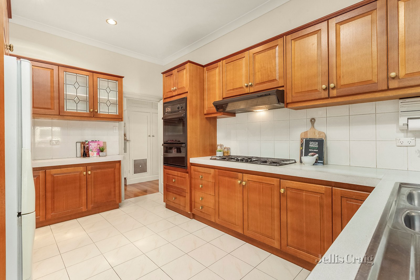 25 Balmoral Avenue, Pascoe Vale South image 4