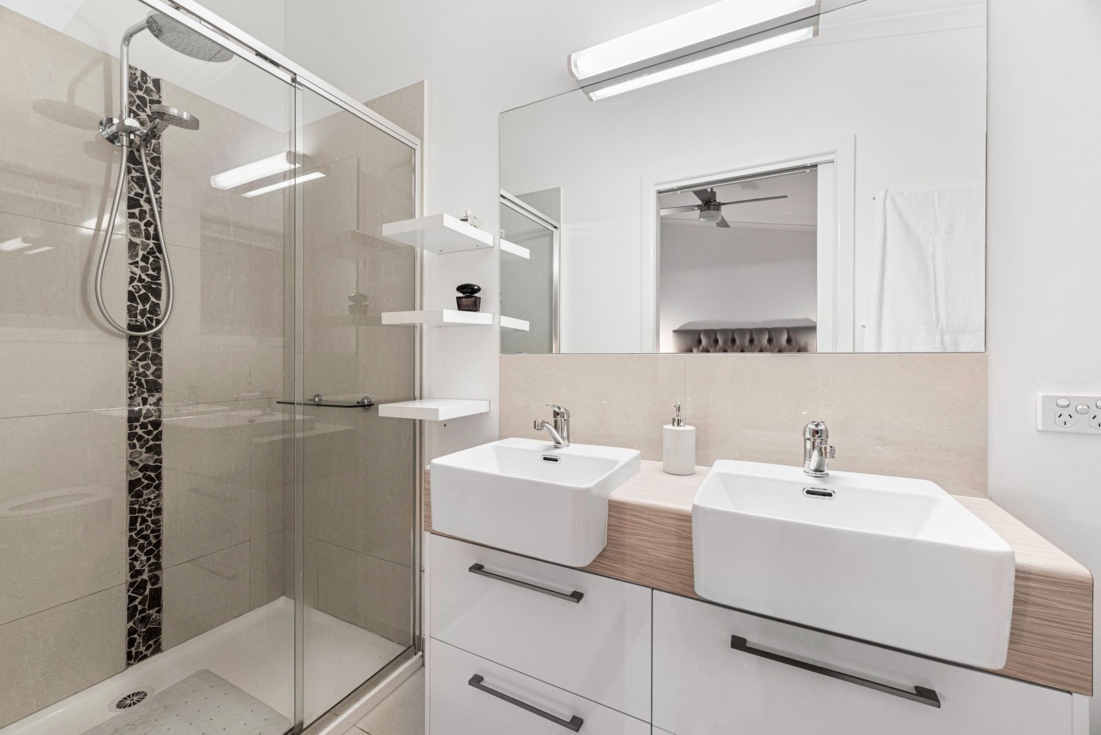 Property Gallery Thumbnail 8