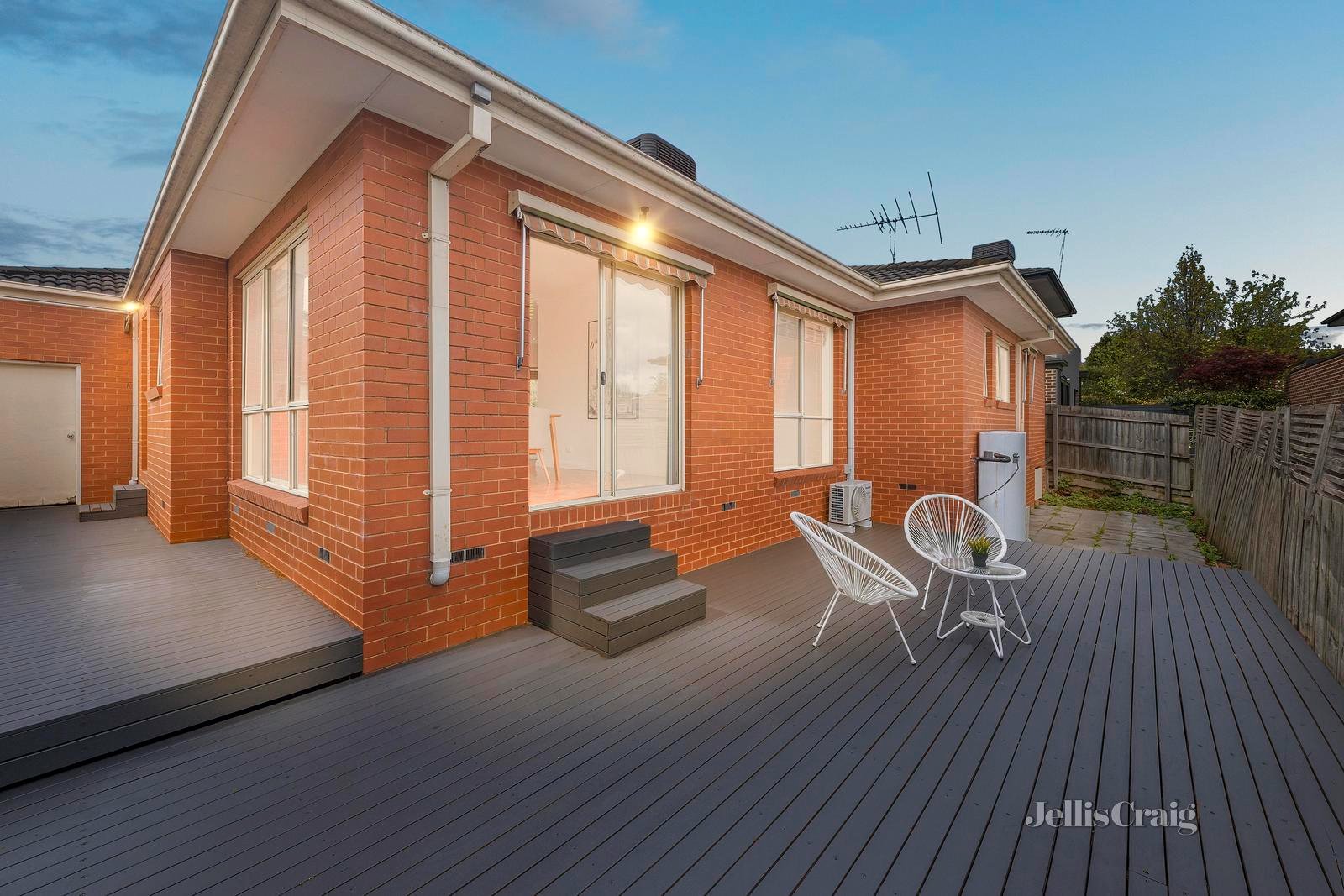 2/5 Belvedere Avenue, Doncaster East image 9