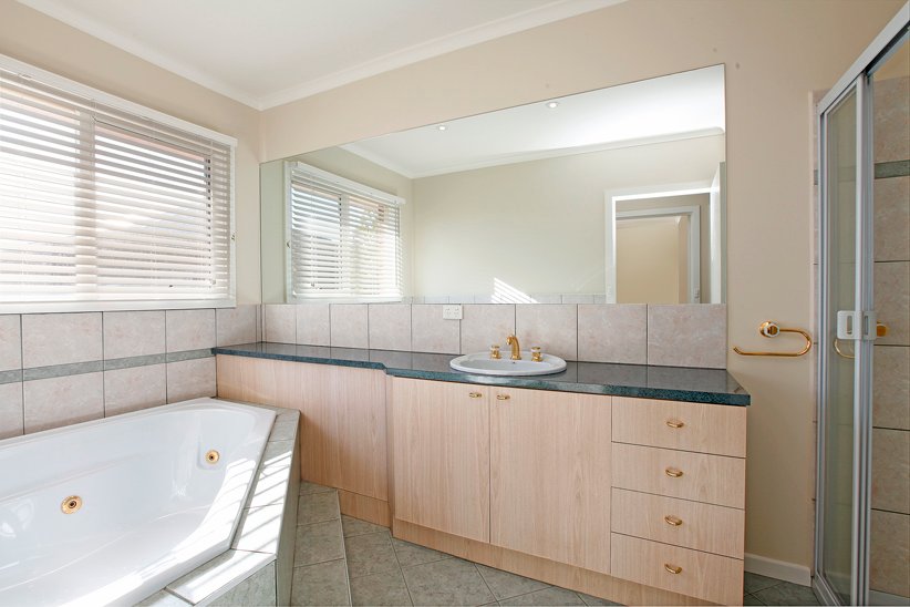 Property Gallery Thumbnail 9