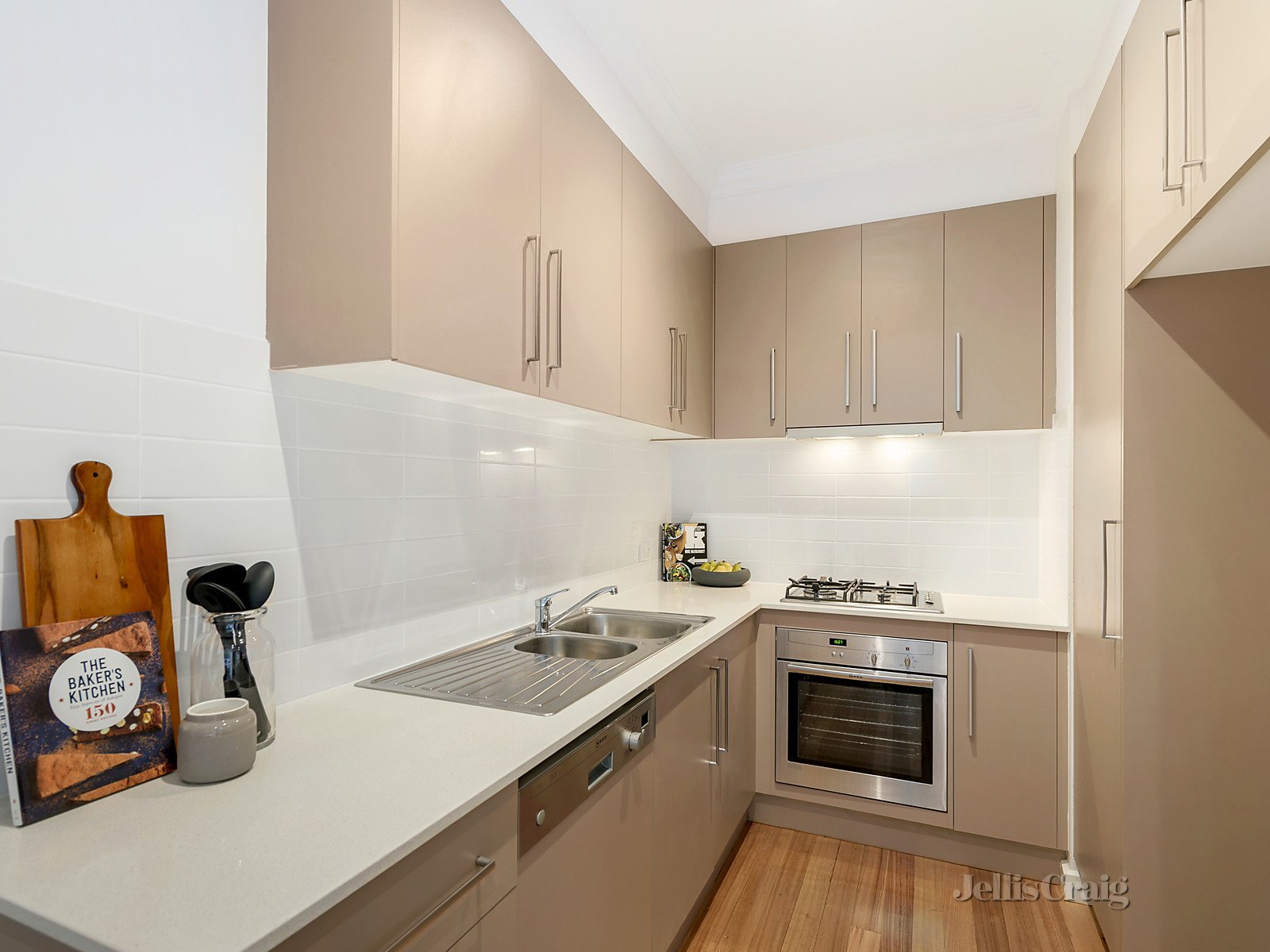 2/5 Blair Street, Bentleigh image 5