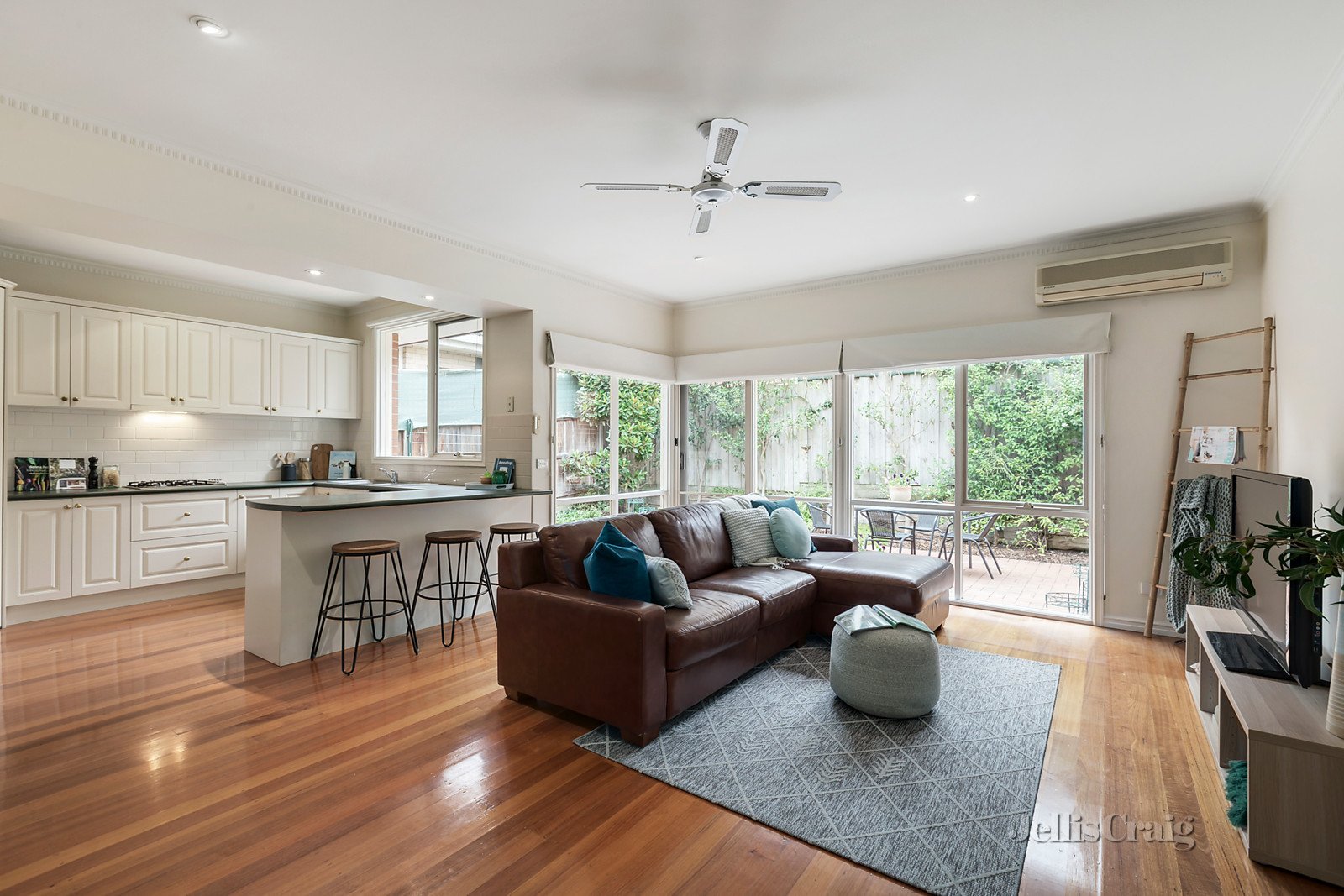 25 Boisdale Street, Surrey Hills image 4