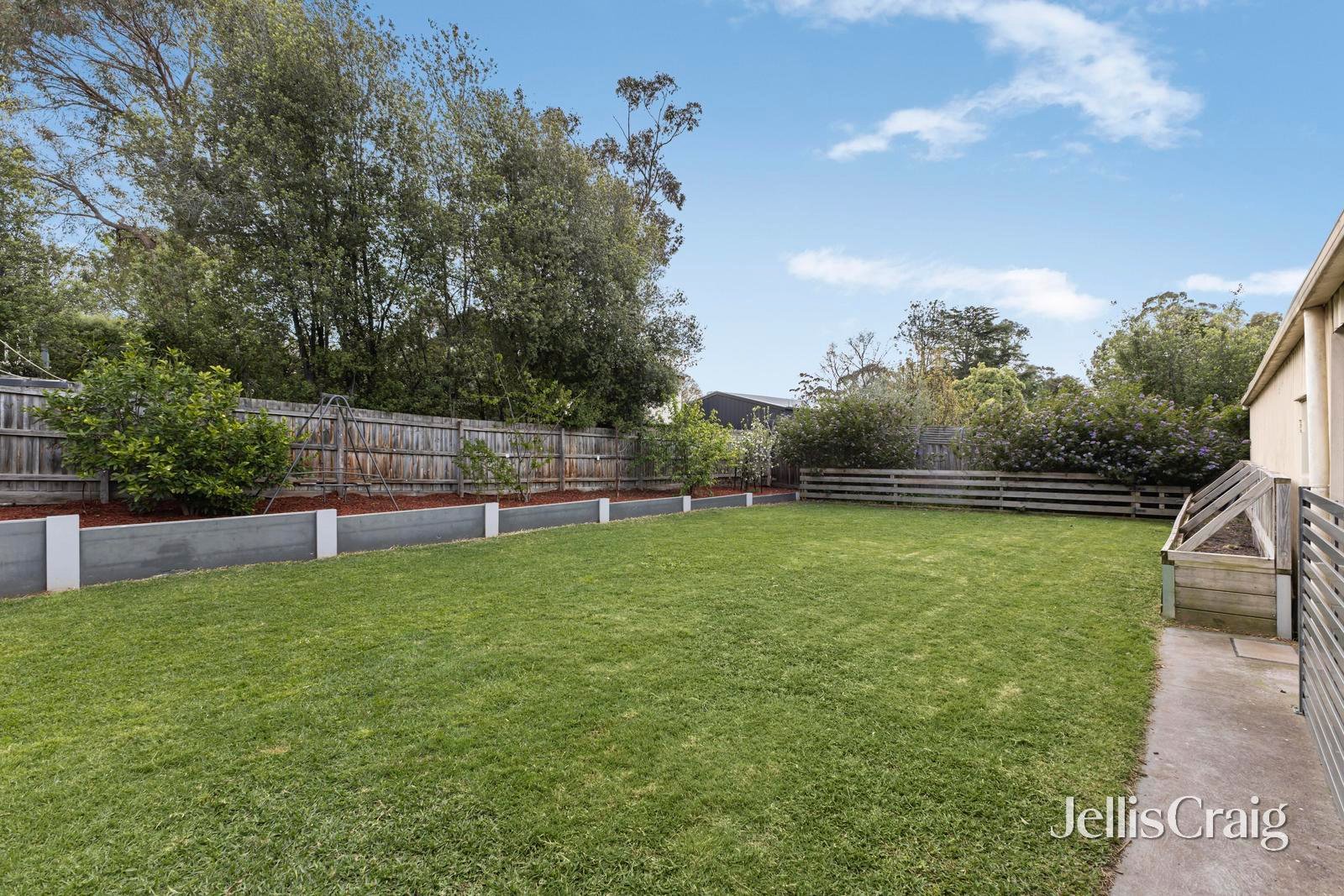 25 Boyana Crescent, Croydon image 10