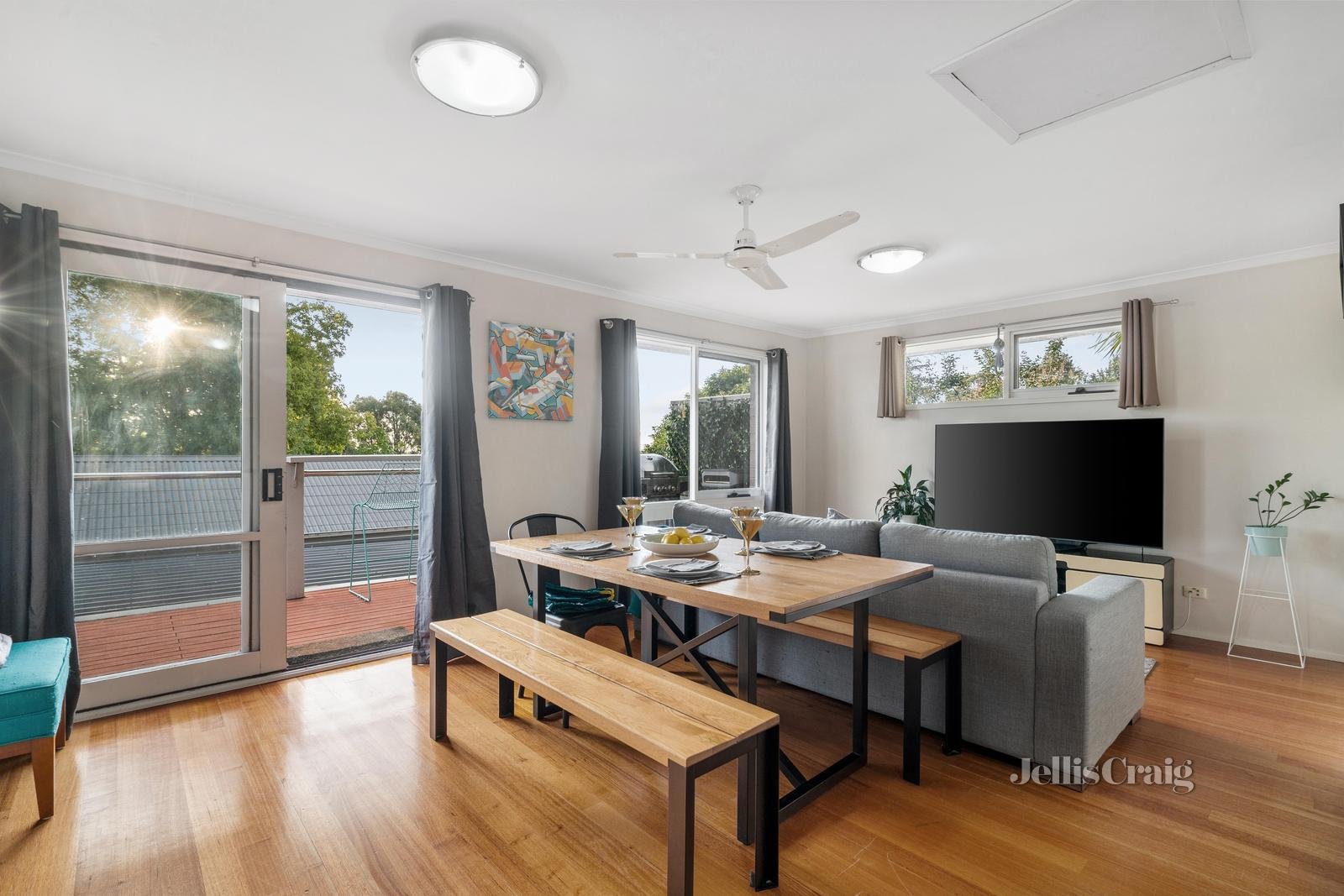 2/5 Brambleberry Lane, Chirnside Park image 2