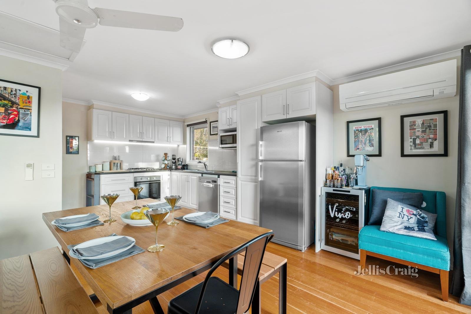 2/5 Brambleberry Lane, Chirnside Park image 3