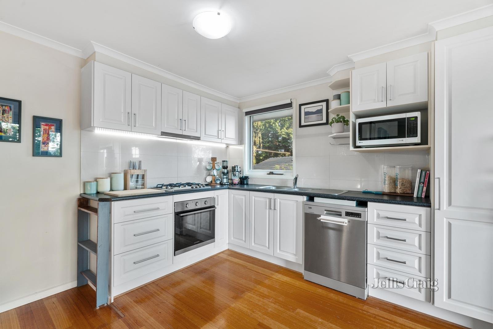 2/5 Brambleberry Lane, Chirnside Park image 5