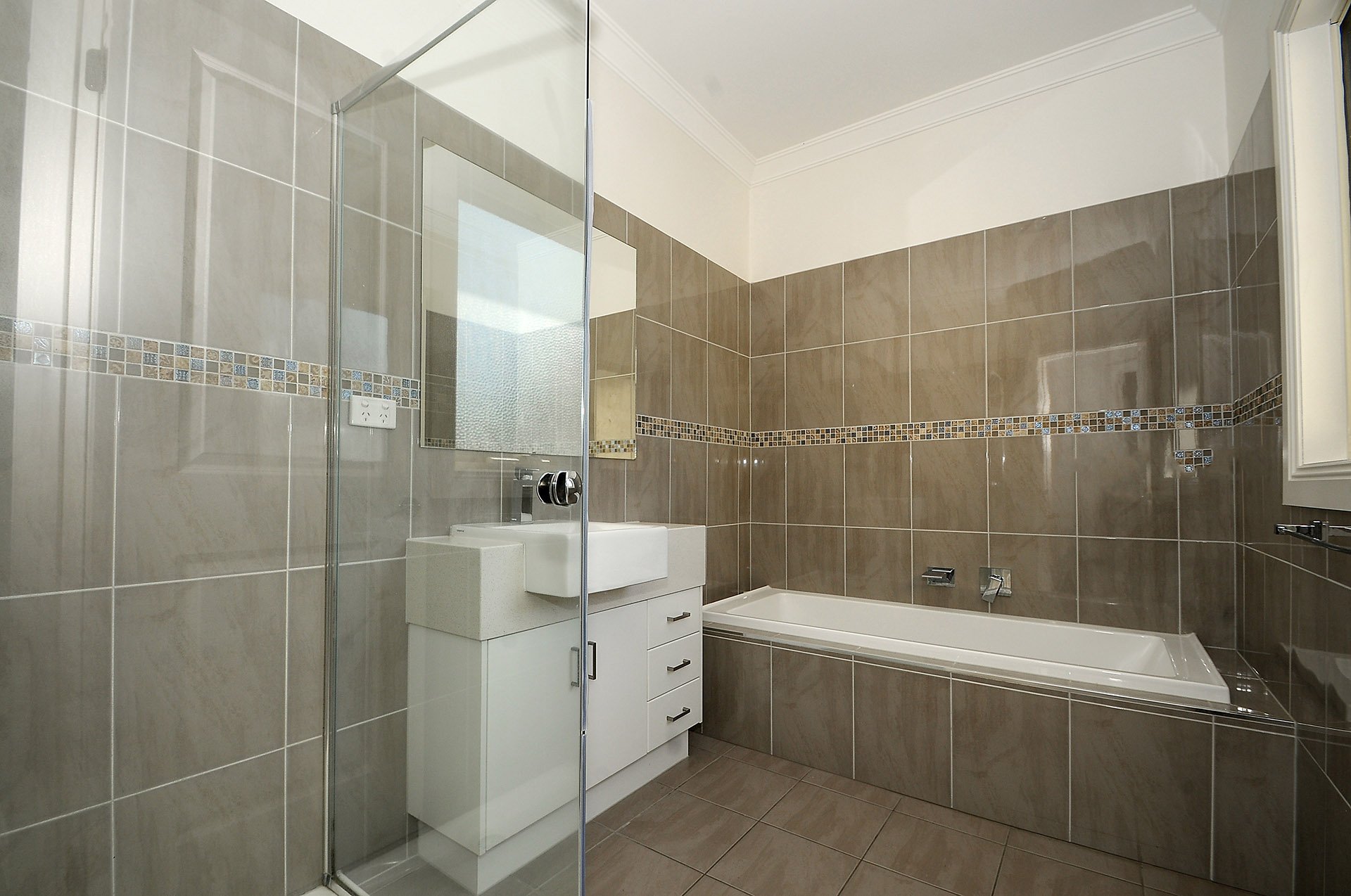2/5 Bridget Street, Glen Waverley image 5