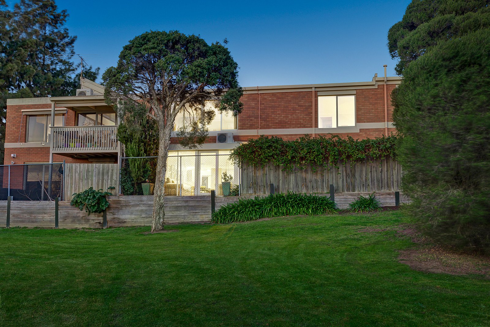 2/5 Burgess Street, Hawthorn image 4