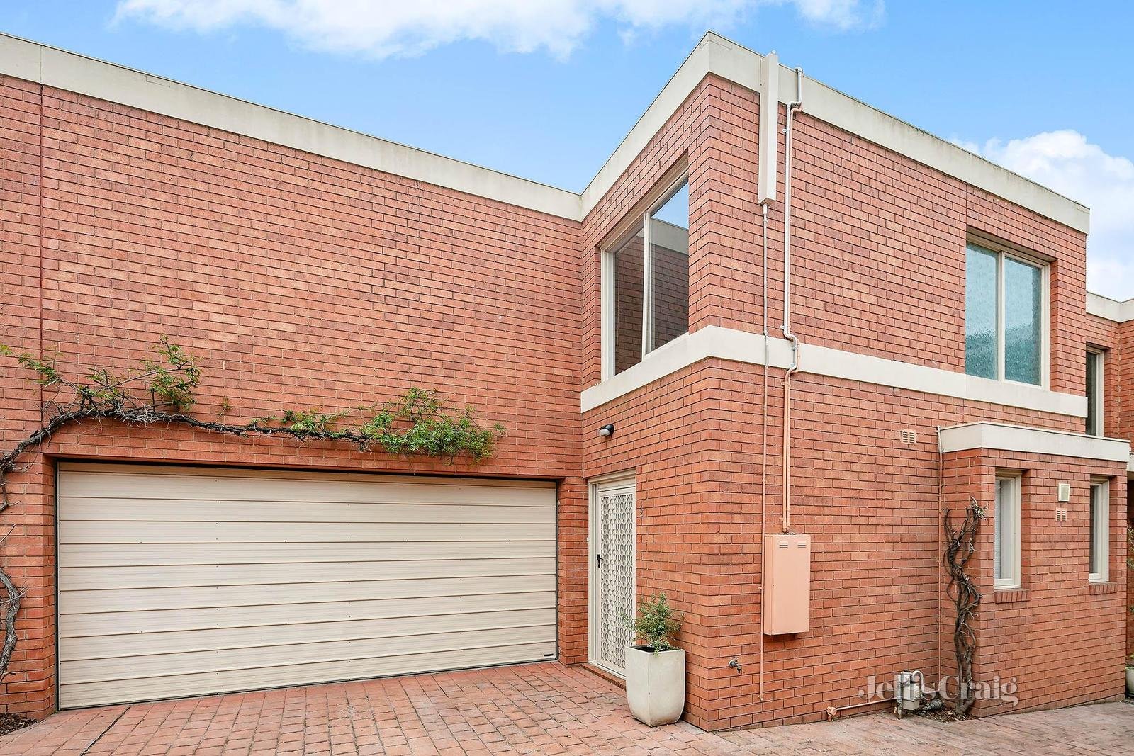 2/5 Burgess Street, Hawthorn image 1