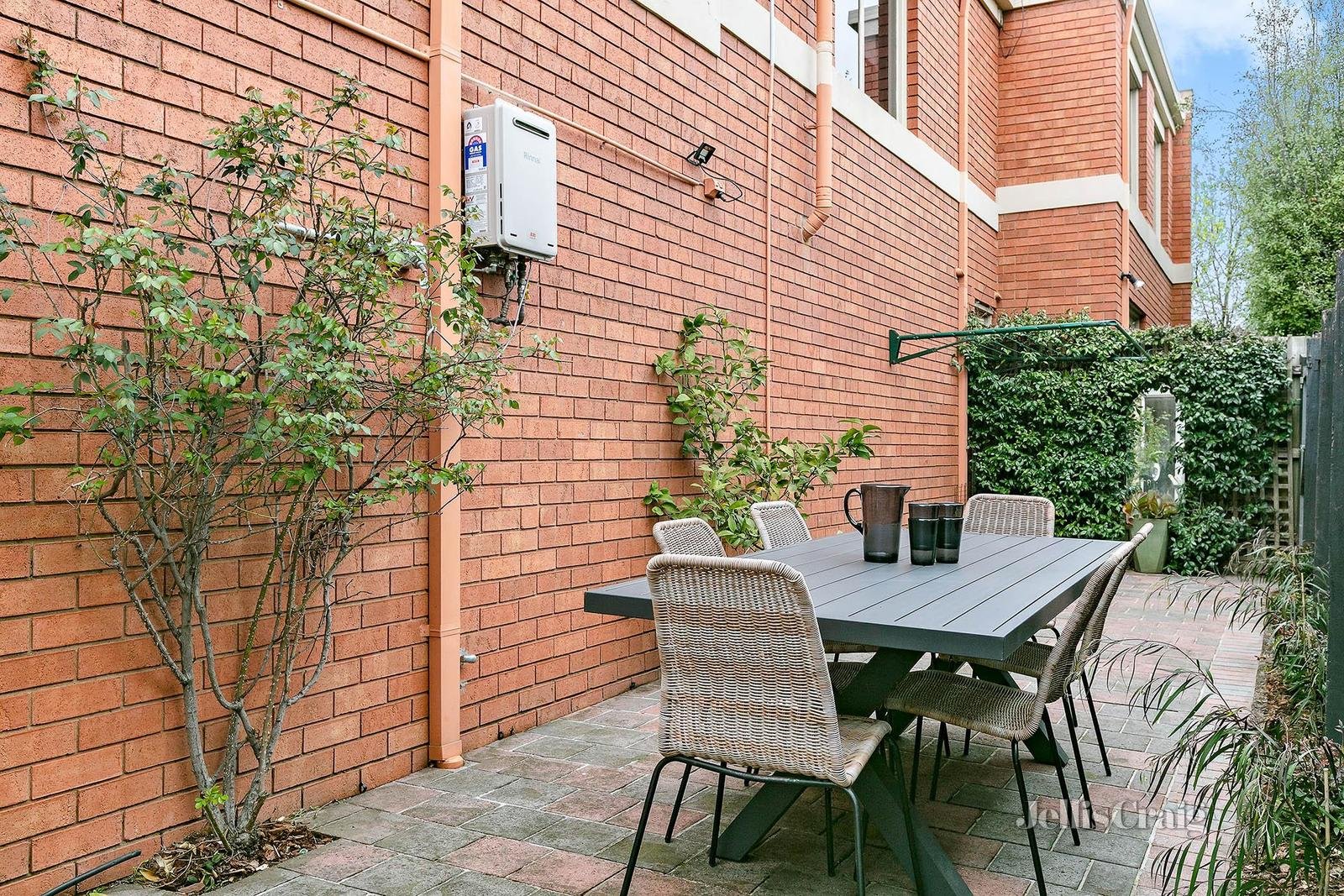 2/5 Burgess Street, Hawthorn image 5