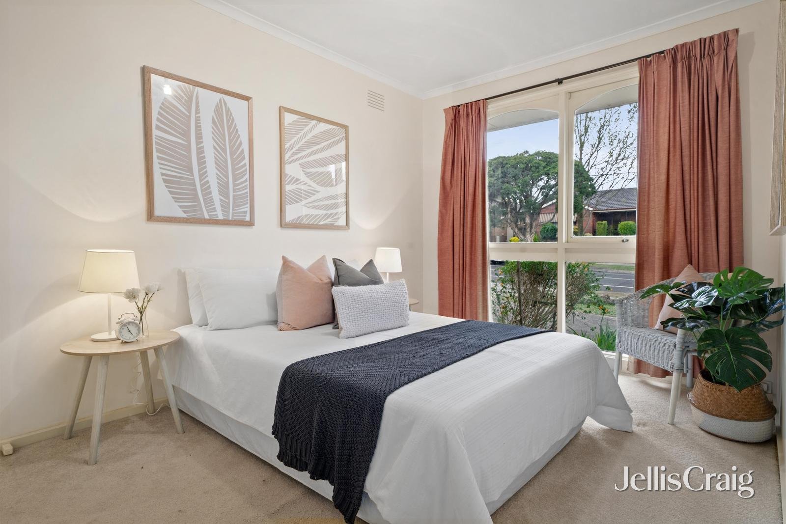 25 Camelot Drive, Glen Waverley image 9