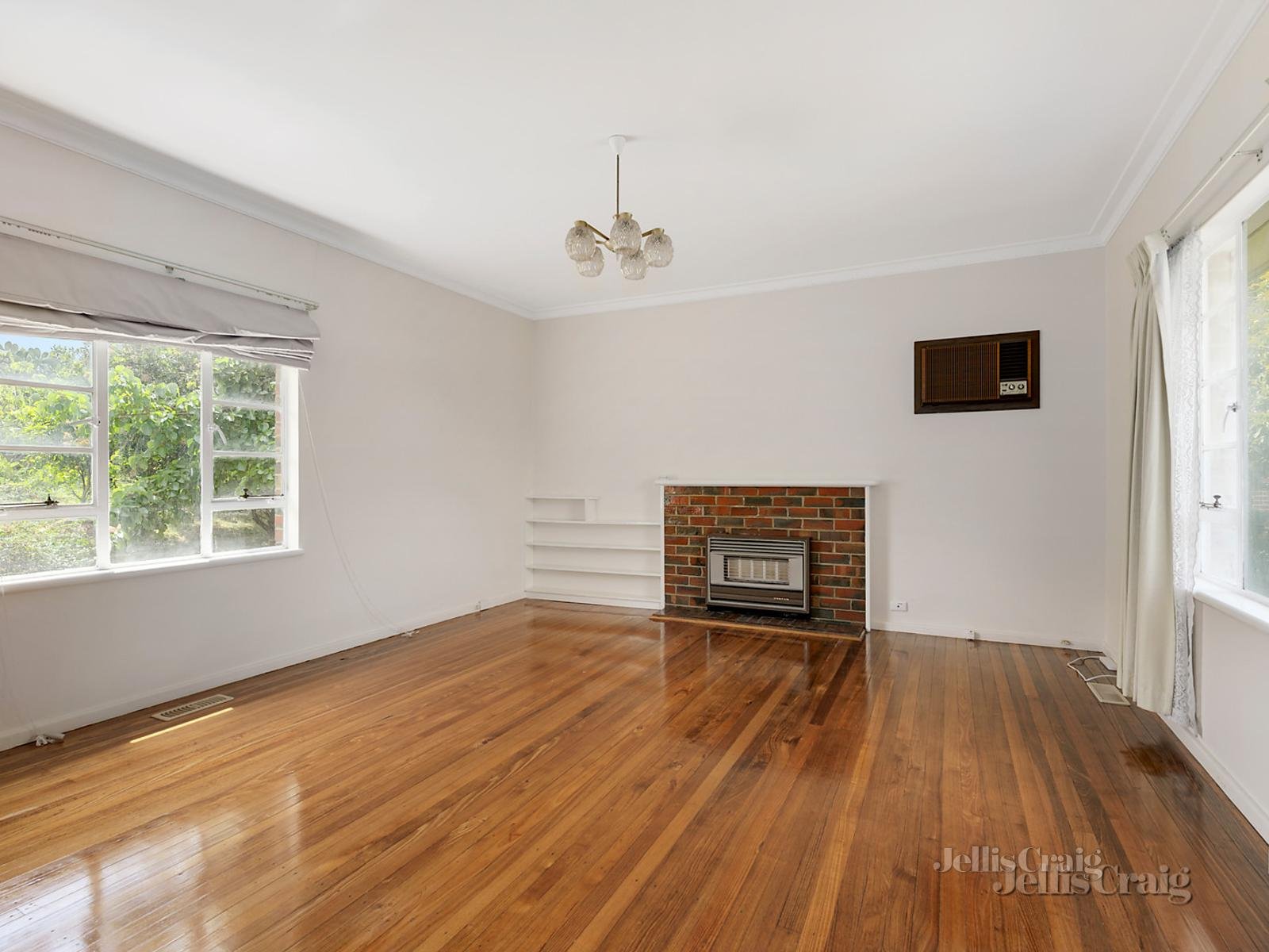 25 Carrathool Street, Bulleen image 2