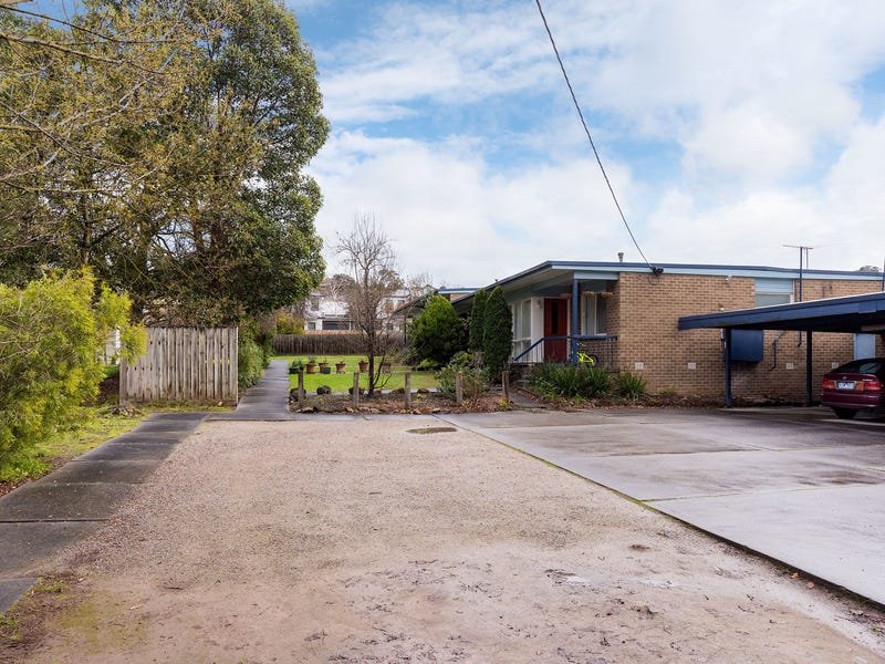 2/5 Cavehill Road, Lilydale image 2