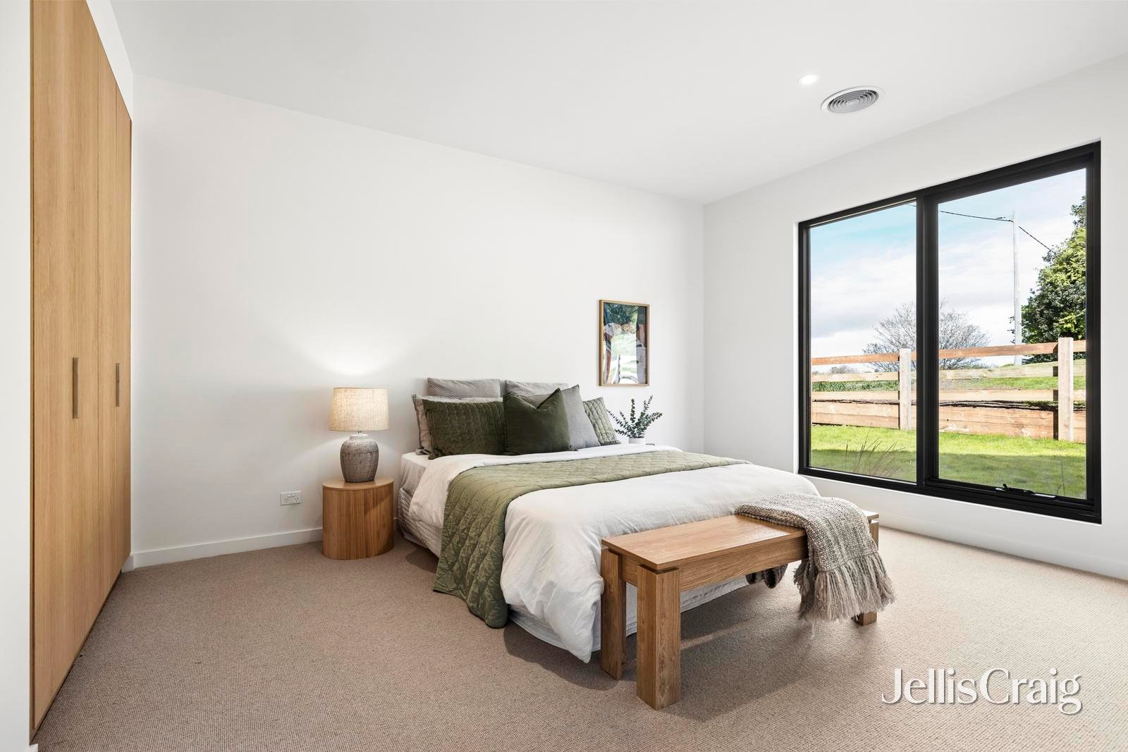 2/5 Central Springs Road, Daylesford image 7