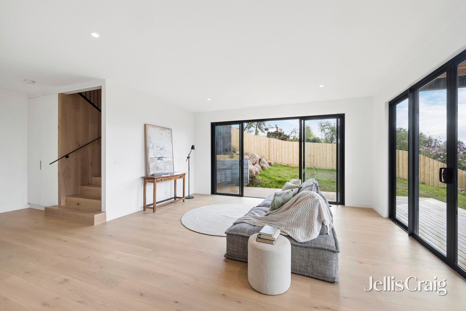 2/5 Central Springs Road, Daylesford image 10