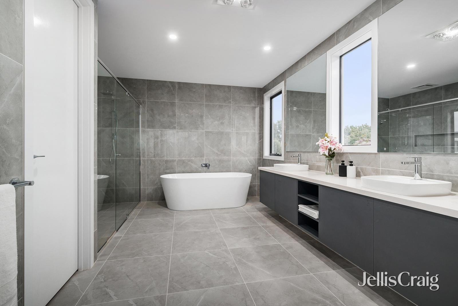 25 Charlton Street, Mount&nbsp;Waverley image 9