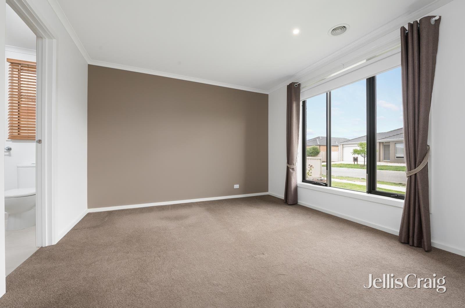25 Chifley Drive, Delacombe image 8