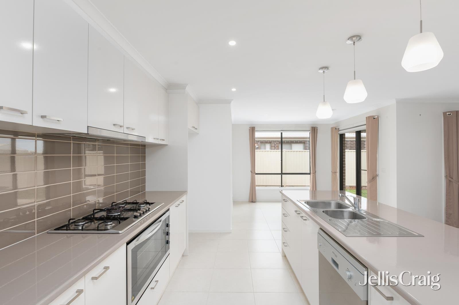25 Chifley Drive, Delacombe image 2
