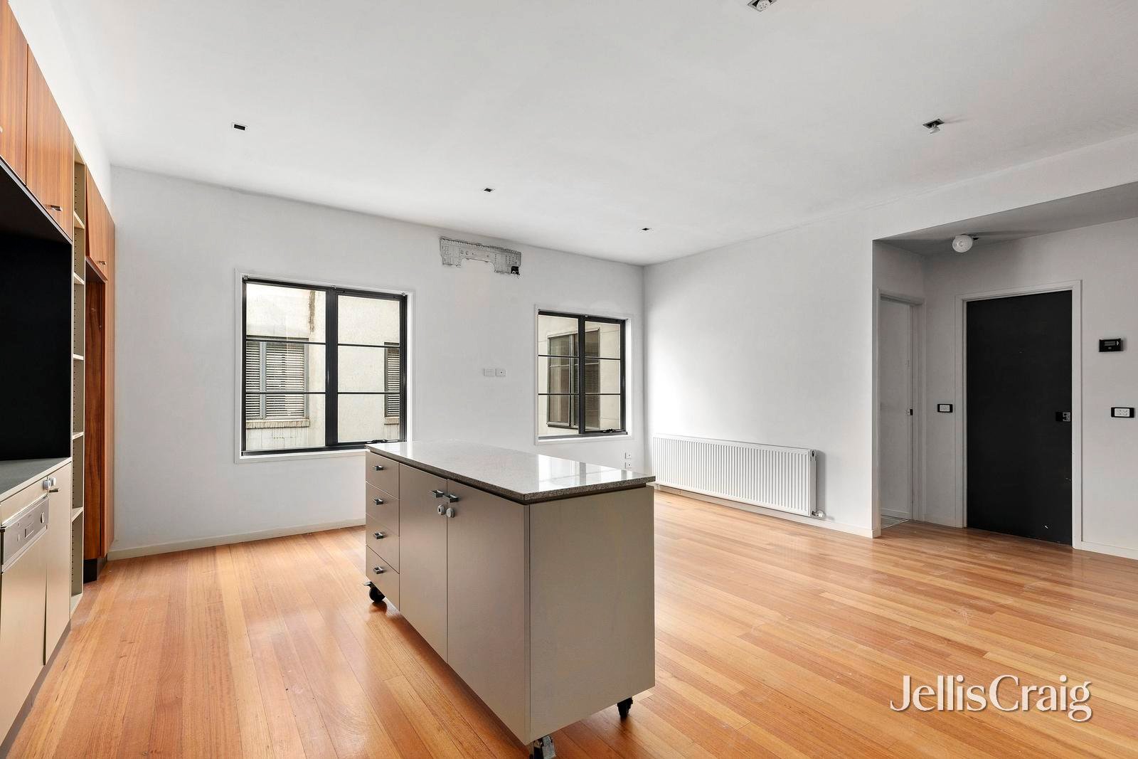2/5 Cobden Street, North Melbourne image 2