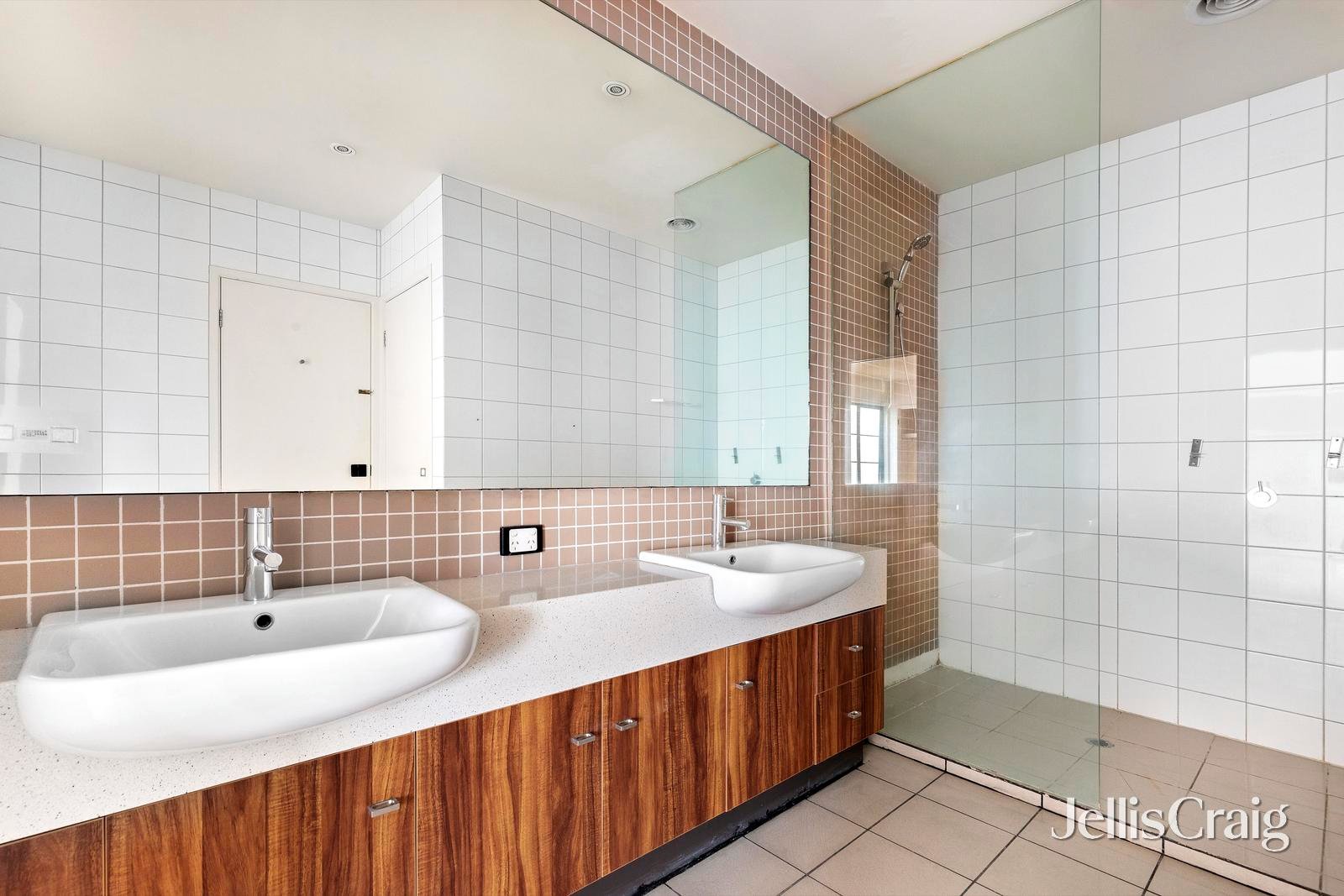 2/5 Cobden Street, North Melbourne image 9