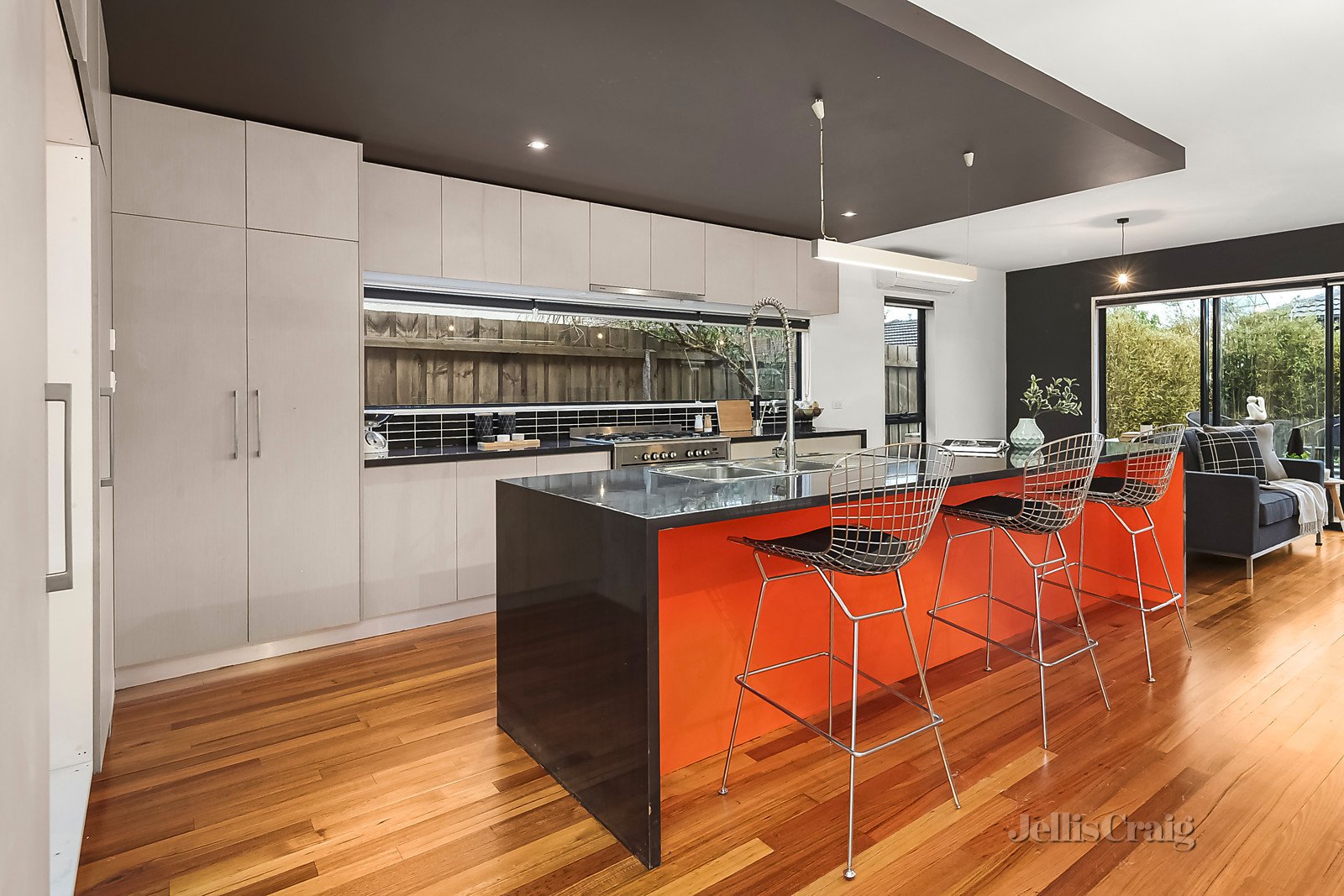 2/5 Cremorne Street, Braybrook image 3