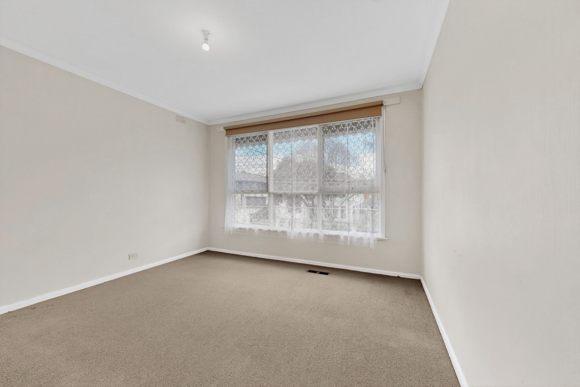 25 Curtis Avenue, Mount Waverley image 4