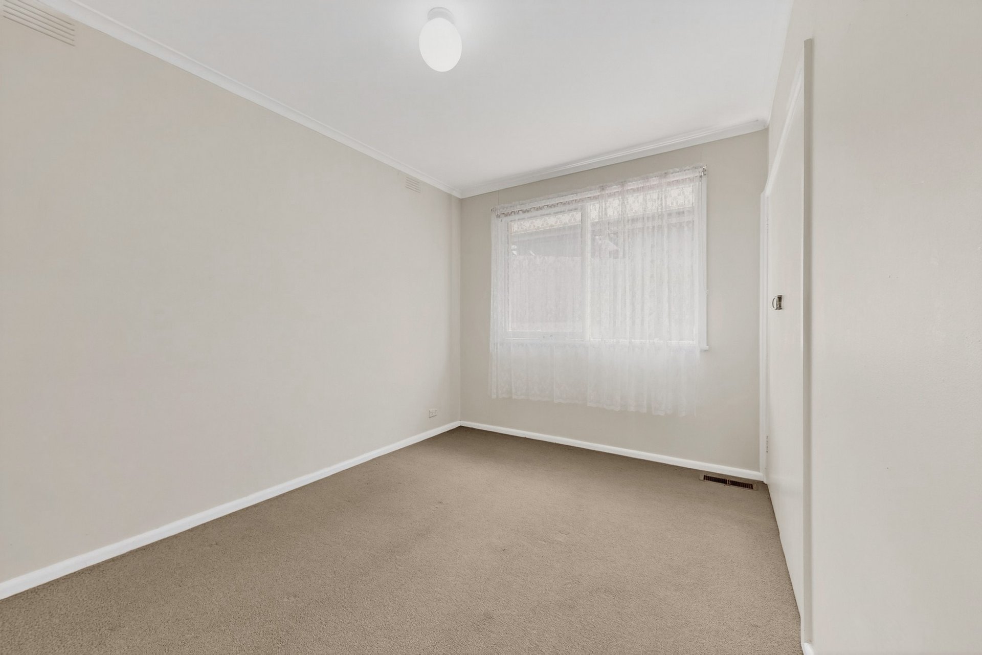 25 Curtis Avenue, Mount Waverley image 6