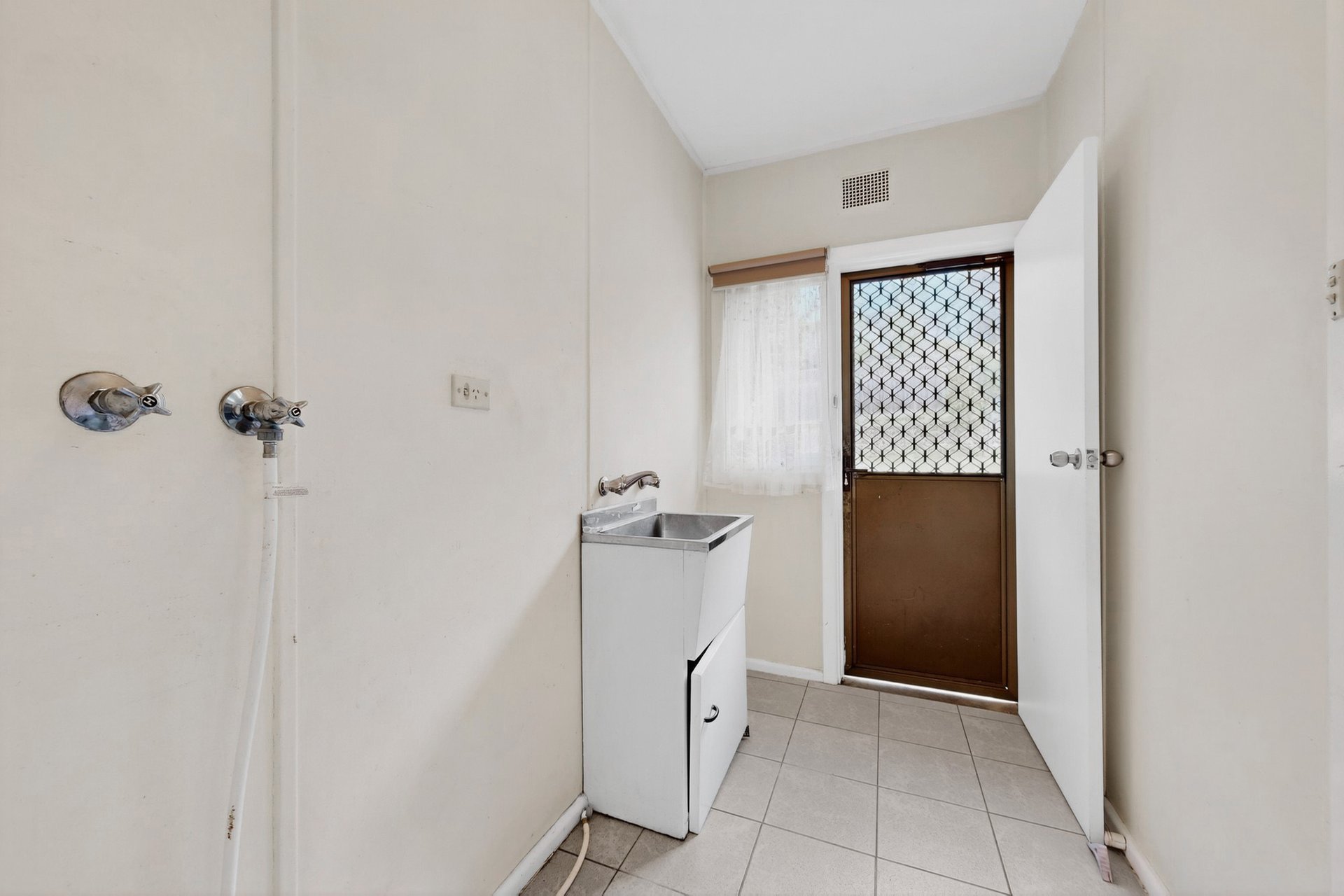 25 Curtis Avenue, Mount Waverley image 9