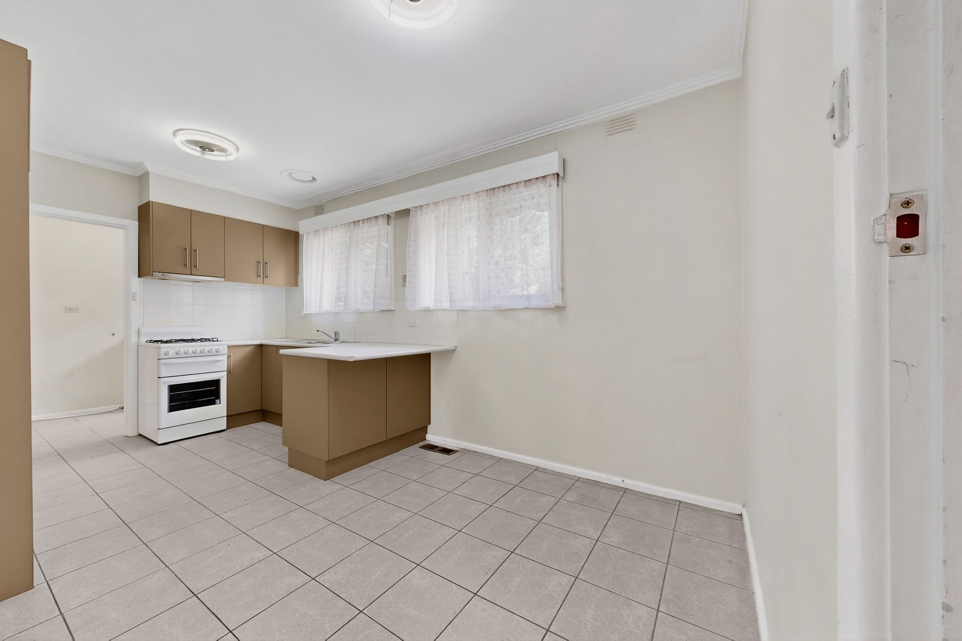 25 Curtis Avenue, Mount Waverley image 10