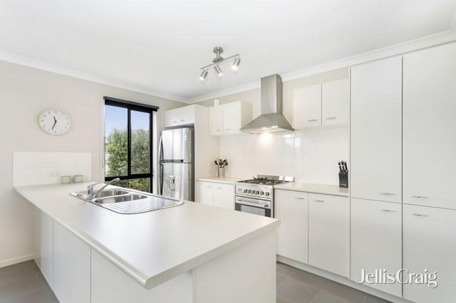 25 Deakin Drive, Delacombe image 3