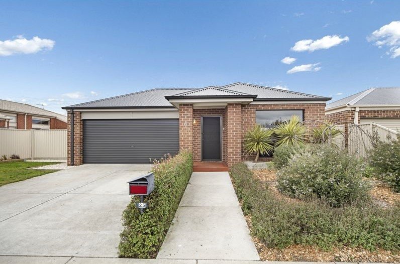 25 Deakin Drive, Delacombe image 1