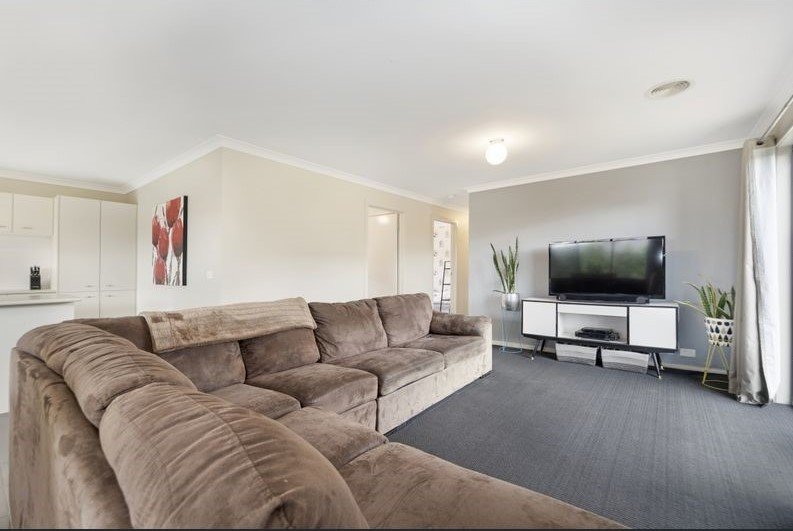 25 Deakin Drive, Delacombe image 2