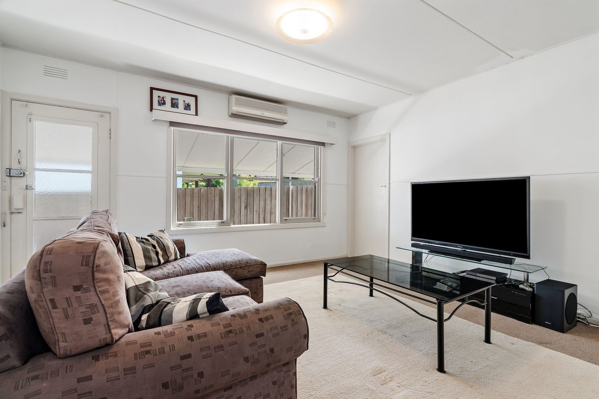 25 Deakin Street, Mitcham image 2
