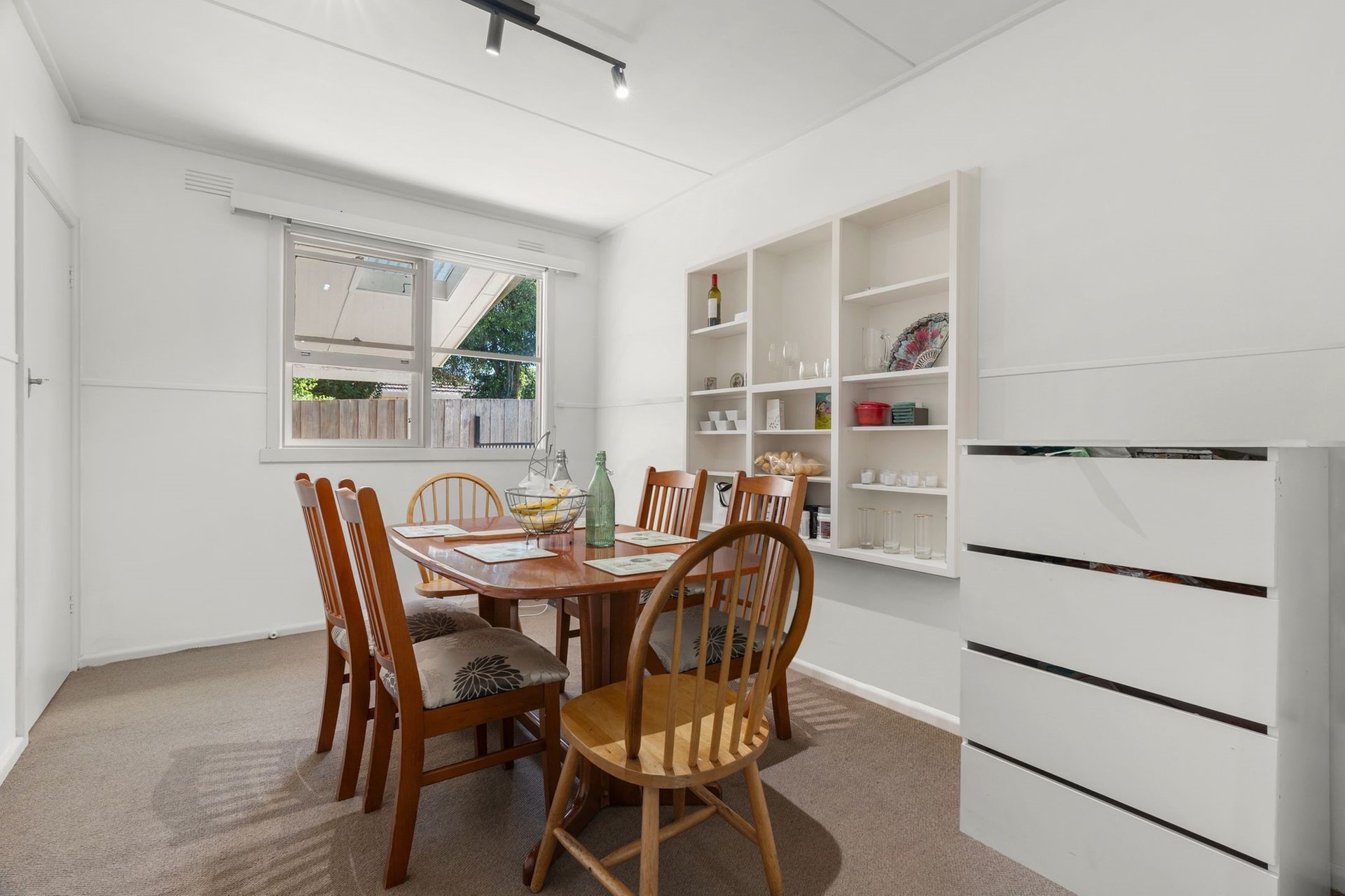 25 Deakin Street, Mitcham image 3