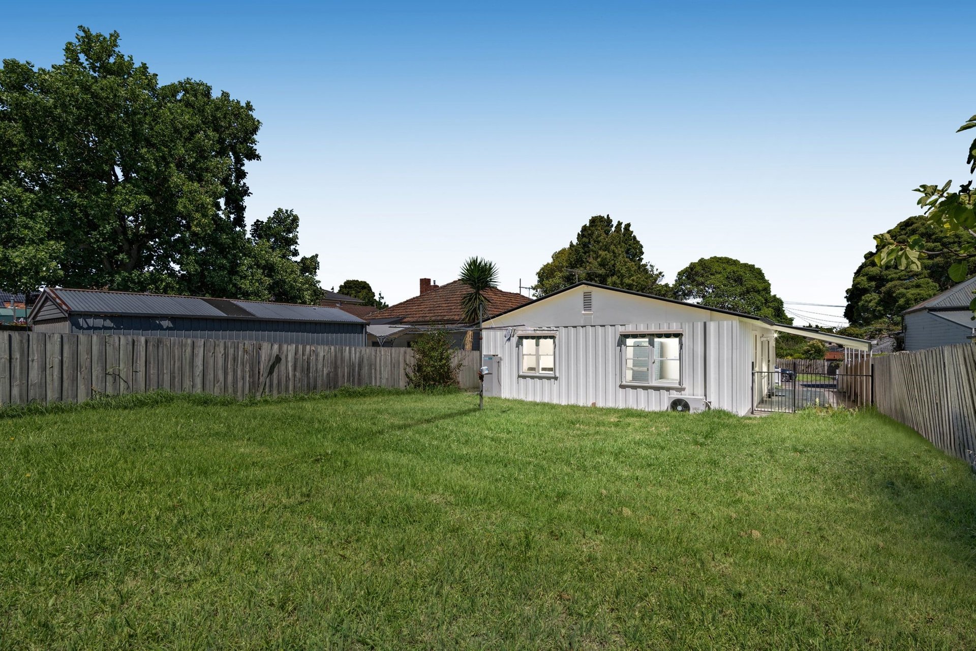 25 Deakin Street, Mitcham image 8