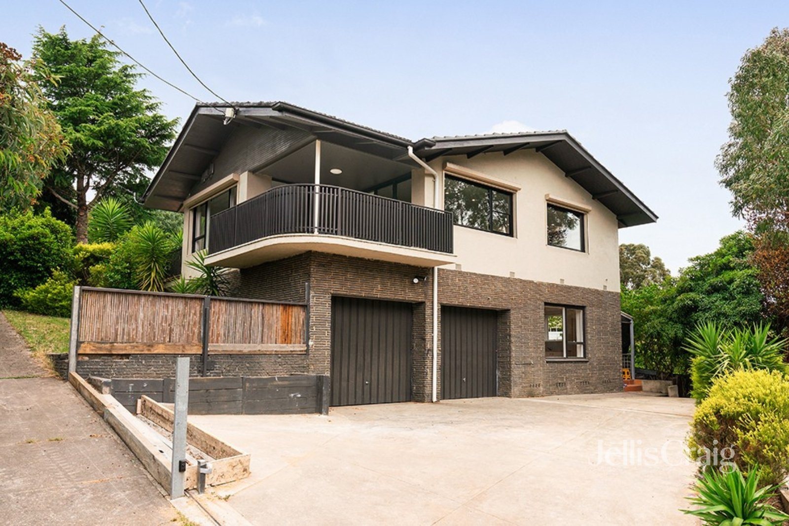 25 Delfin Crescent, Greensborough image 3