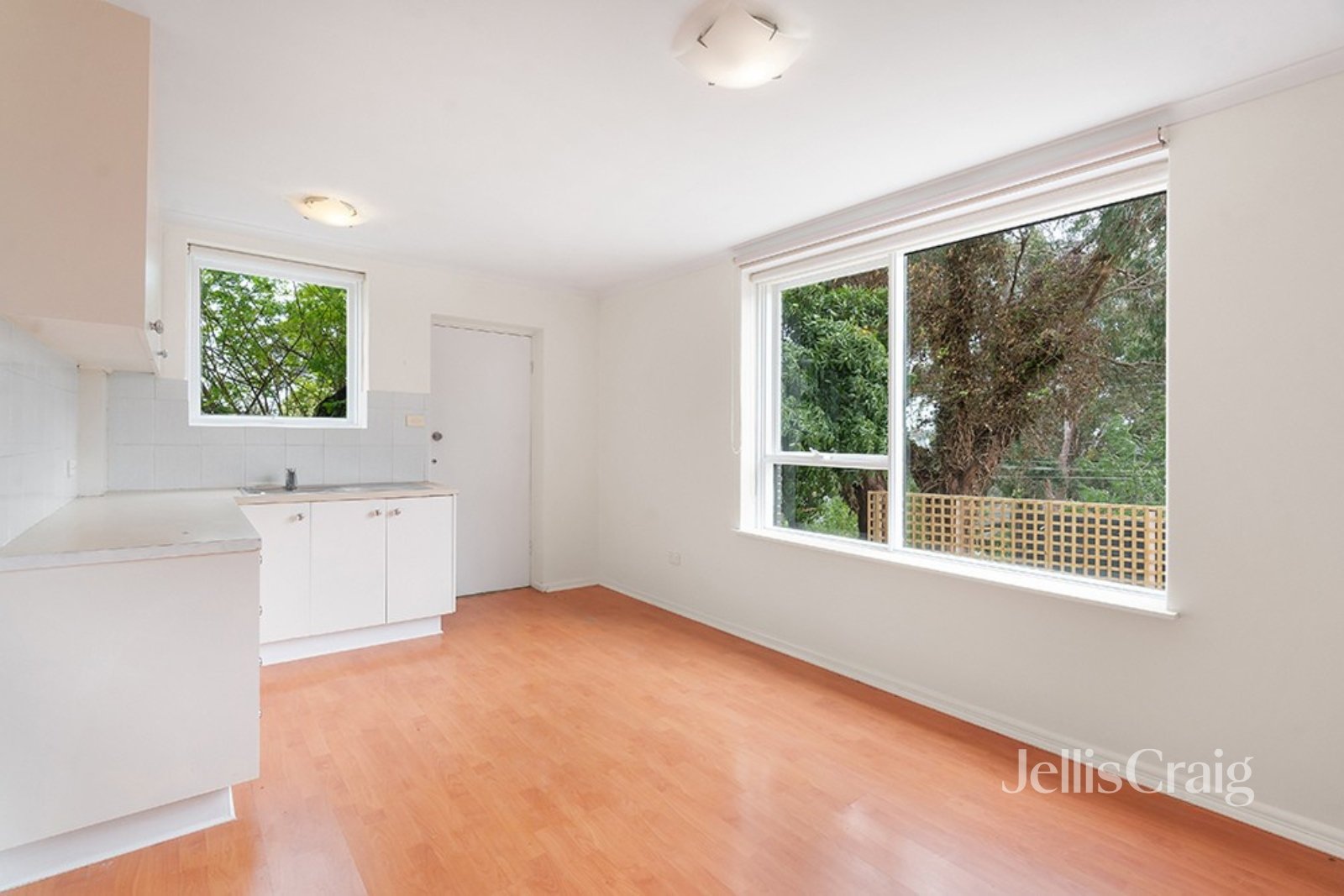 25 Delfin Crescent, Greensborough image 6