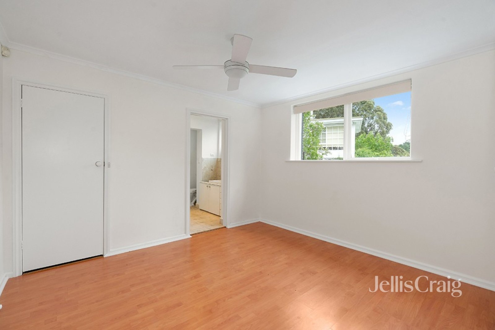 25 Delfin Crescent, Greensborough image 7