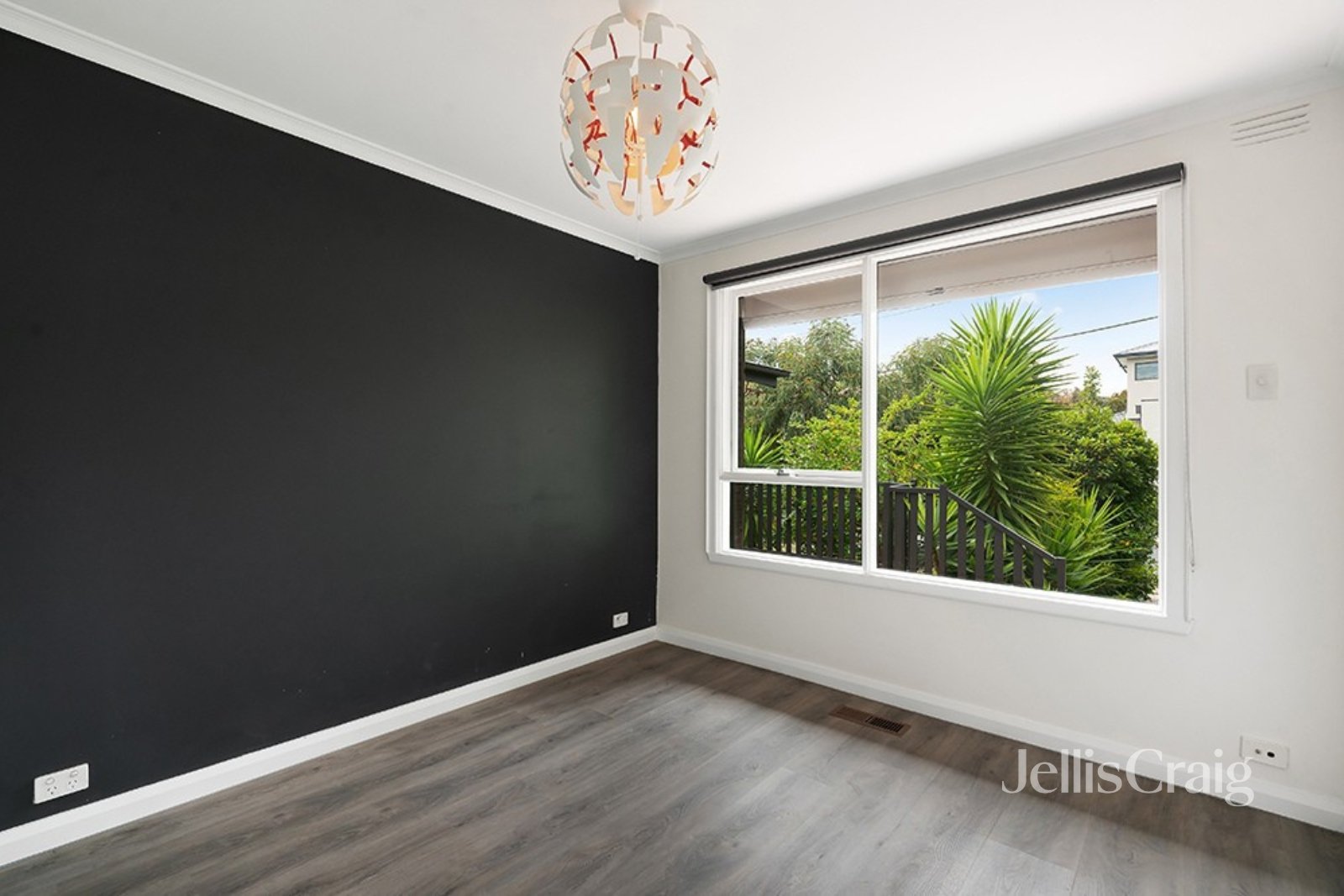 25 Delfin Crescent, Greensborough image 10