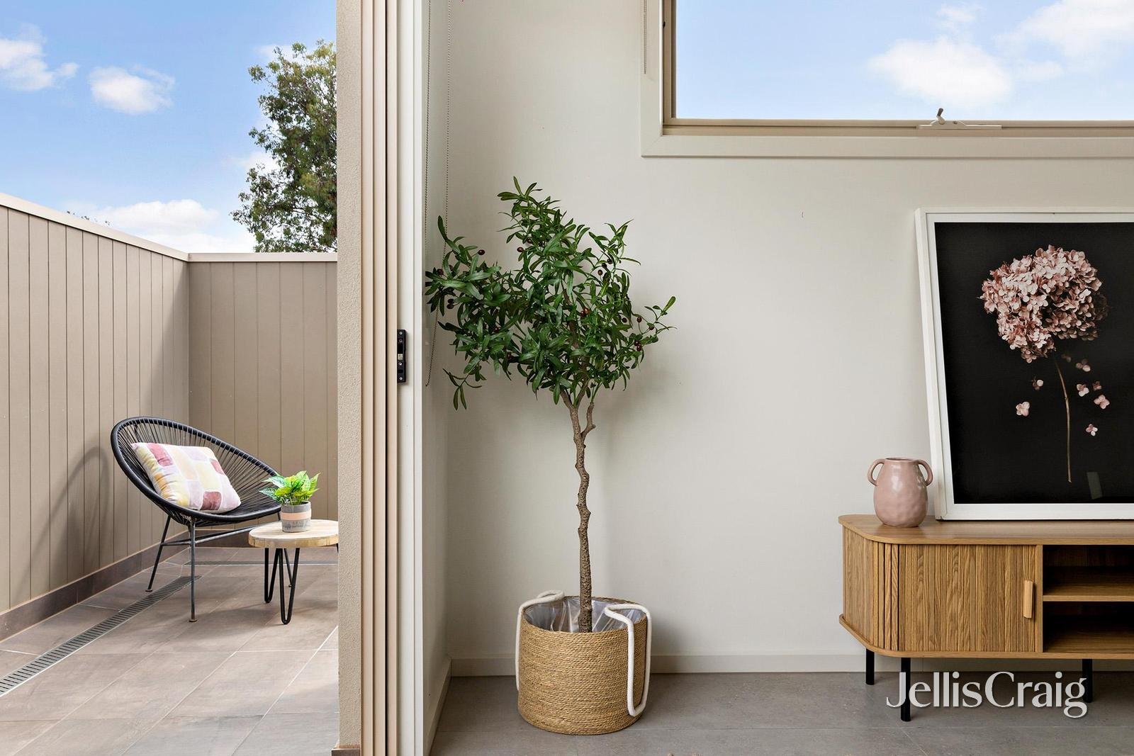 2/5 Donald Avenue, Essendon image 9