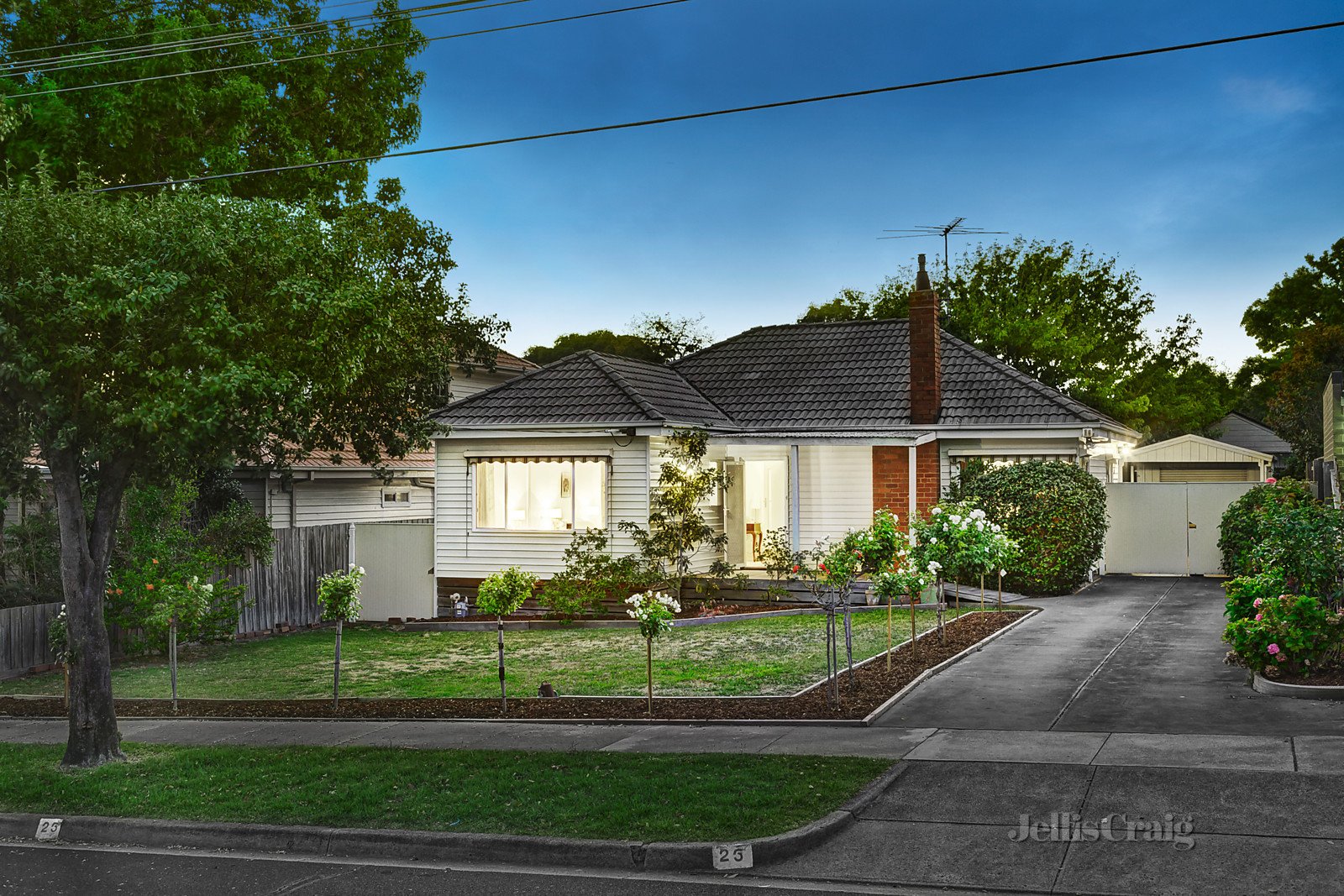 25 Donald Street, Mount Waverley image 1