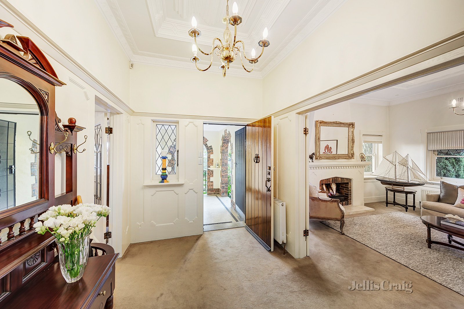 25 Dorrington Avenue, Glen Iris image 9