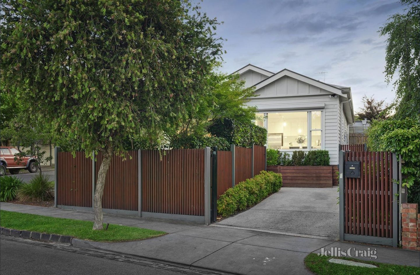 25 Duke Street, Kew image 1