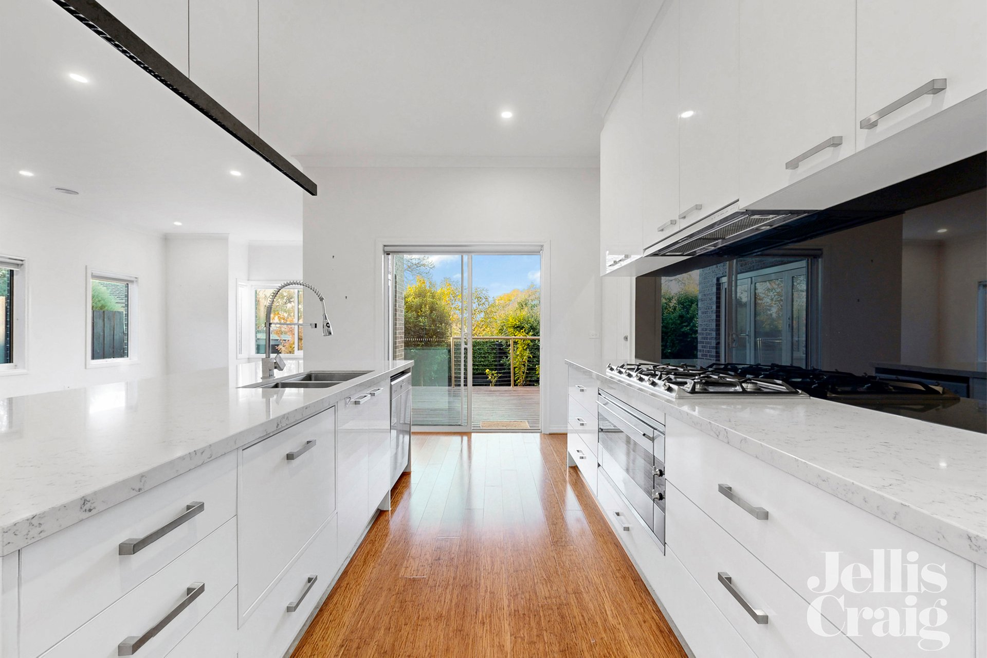 2/5 Dunure Court, Balwyn image 4